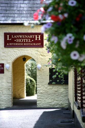 Llanwenarth Hotel And Riverside Restaurant 阿伯加文尼 外观 照片